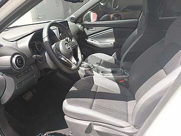 Nissan Juke JUKE 1.6 HYBRID 105 KW (143 CV) E6D-F AUTO Lunar White Midnight Black Metalizado